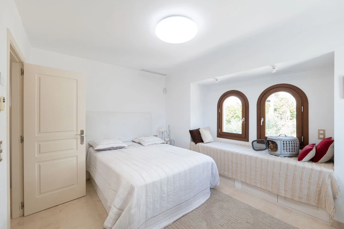 9-467d0cee5b725f3ef65f102a0c2e69c0