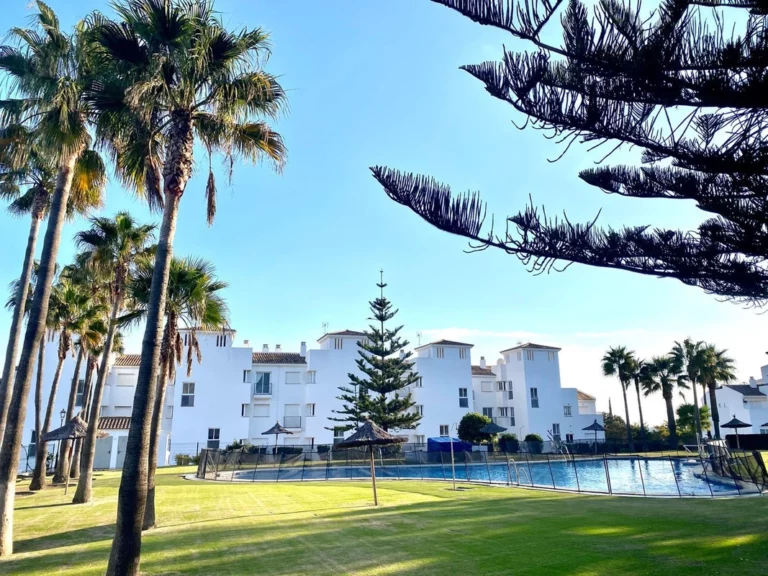 R4930966 | Middle Floor Apartment in Manilva – € 262,500 – 2 beds, 2 baths