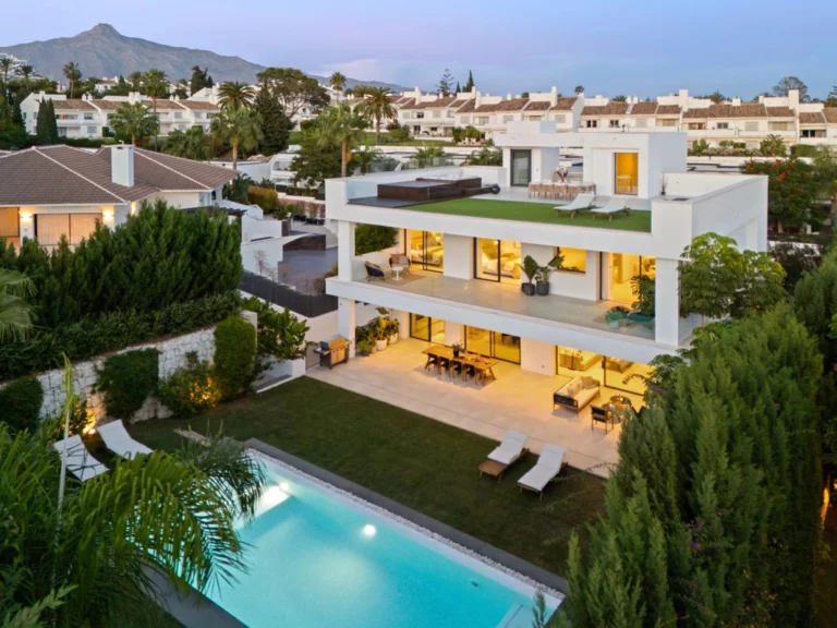 R5227423 | Detached Villa in Nueva Andalucía – € 4,895,000 – 5 beds, 5 baths