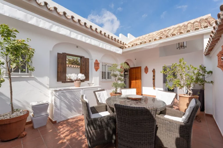 R4857937 | Townhouse in Nueva Andalucía – € 895,000 – 3 beds, 3 baths