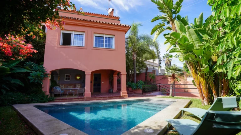 R5209510 | Detached Villa in Nueva Andalucía – € 1,395,000 – 4 beds, 4 baths