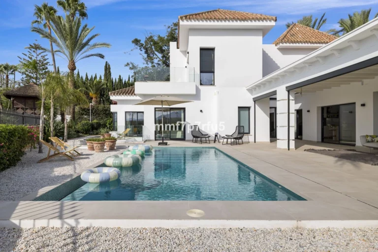R5221360 | Detached Villa in Marbella – € 4,100,000 – 4 beds, 4 baths