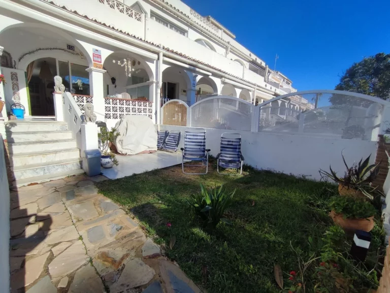 R5105779 | Townhouse in Manilva – € 299,000 – 3 beds, 2 baths