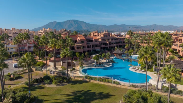 R5226085 | Penthouse in Estepona – € 795,000 – 1 beds, 1 baths