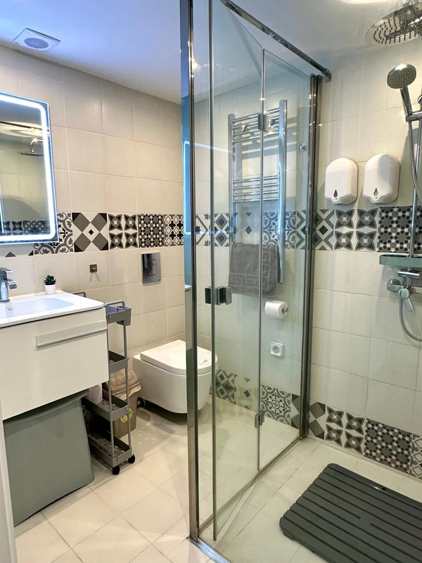 2-5bd7b9d04b45e33852eaf0ec6670150d