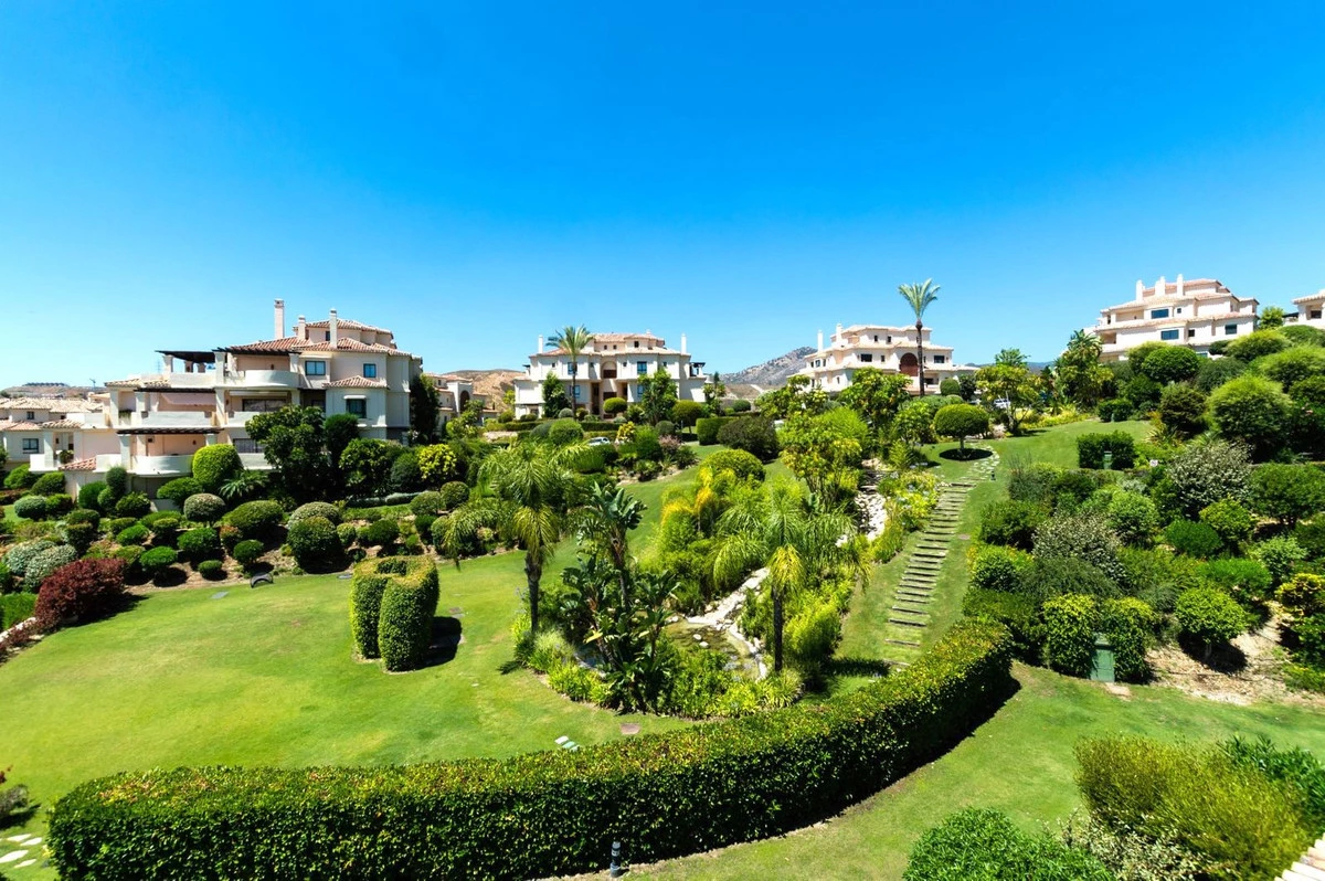 2-5bd7b9d04b45e33852eaf0ec6670150d