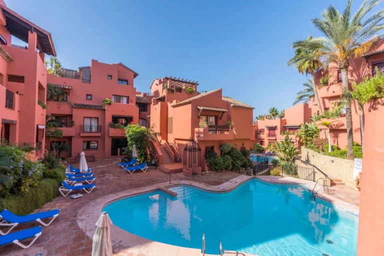 R5222410 | Middle Floor Apartment in Marbella – € 475,000 – 3 beds, 2 baths