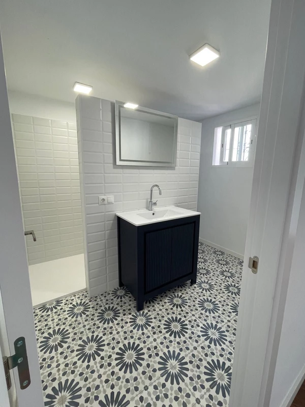 8-e64a9055bba3e77ac8aca3b893cdf826