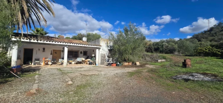 R5236132 | Finca – Cortijo in Estepona – € 595,000 – 2 beds, 1 baths