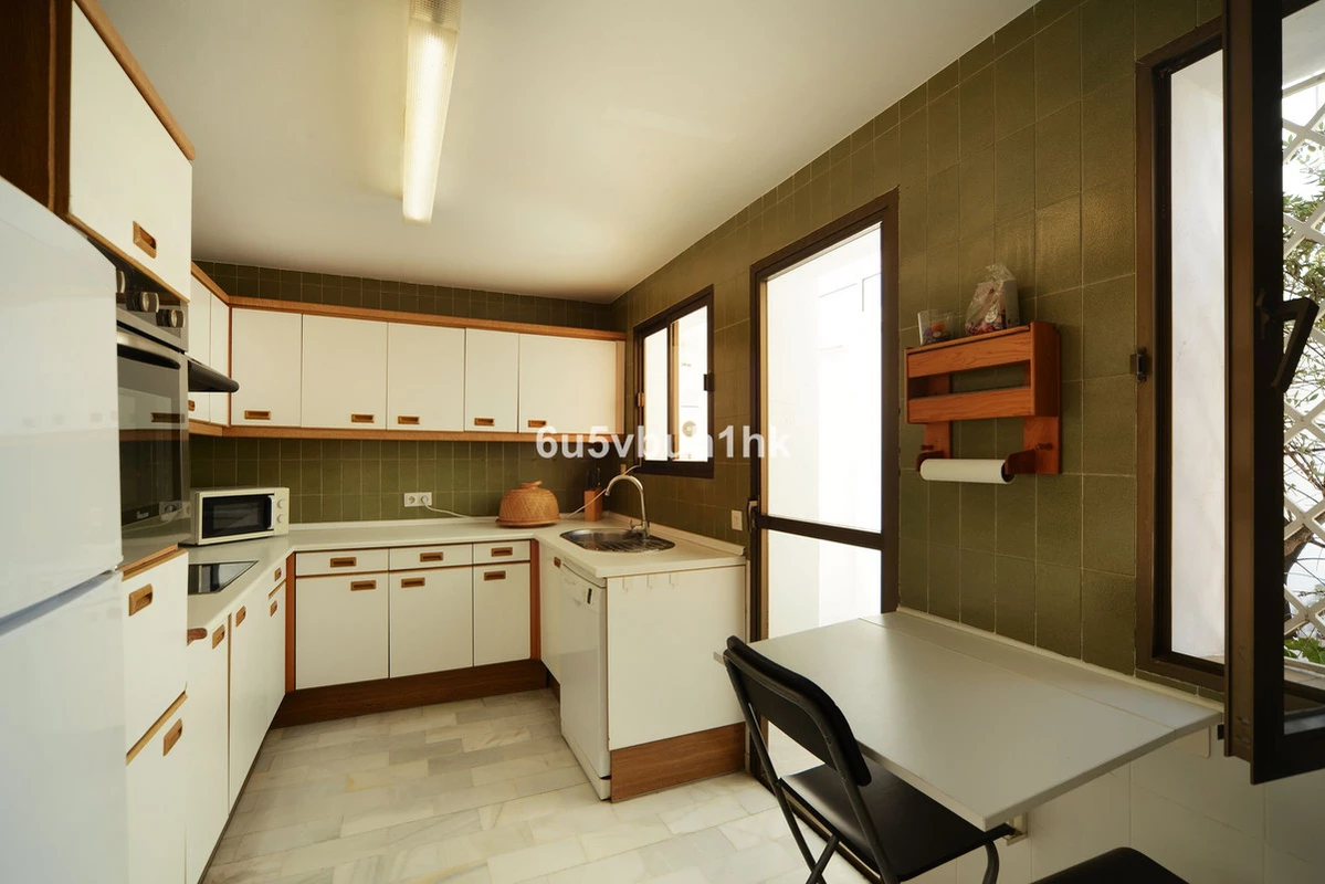 8-e64a9055bba3e77ac8aca3b893cdf826