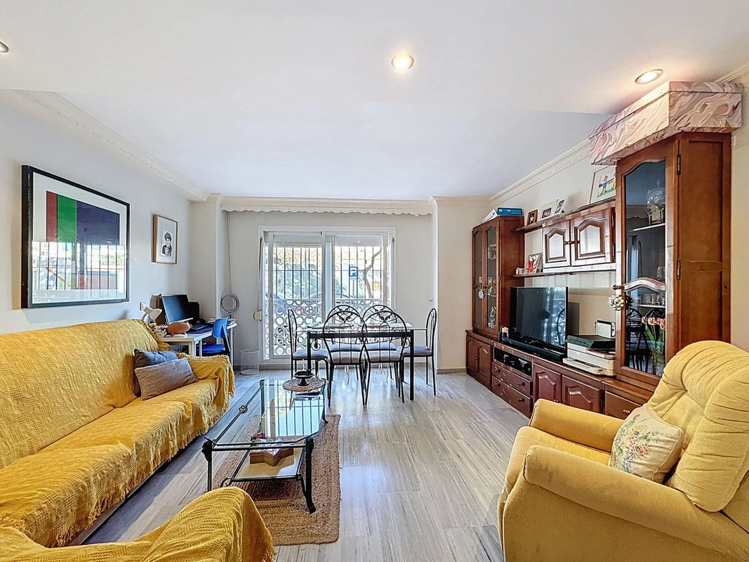 2-5bd7b9d04b45e33852eaf0ec6670150d