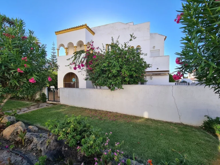 R5139805 | Semi-Detached House in Casares Playa – € 650,000 – 3 beds, 3 baths