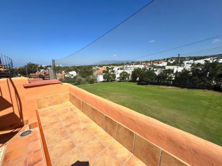 R5072410 | Townhouse in Artola – € 595,000 – 5 beds, 4 baths