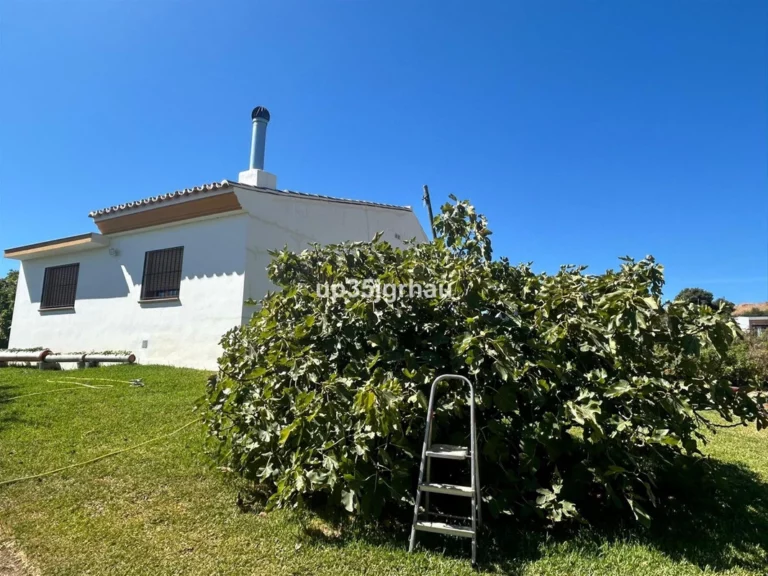 R5218180 | Finca – Cortijo in Estepona – € 550,000 – 1 beds, 1 baths