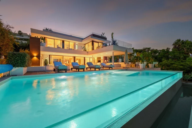 R5235283 | Detached Villa in Nueva Andalucía – € 4,990,000 – 5 beds, 6 baths