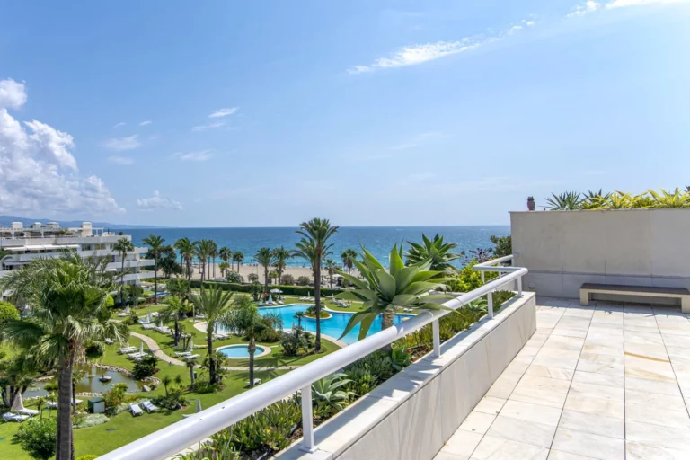 R3700997 | Penthouse in Puerto Banús – € 4,995,000 – 3 beds, 3 baths