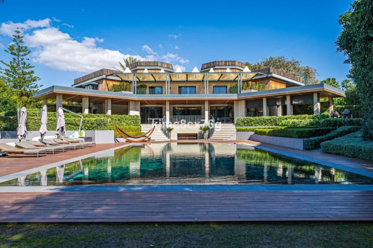 R5044666 | Detached Villa in Guadalmina Baja – € 12,900,000 – 10 beds, 10 baths