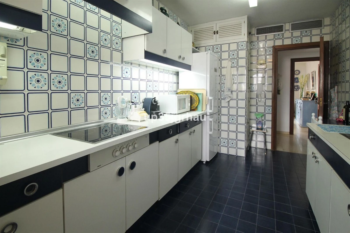 8-e64a9055bba3e77ac8aca3b893cdf826