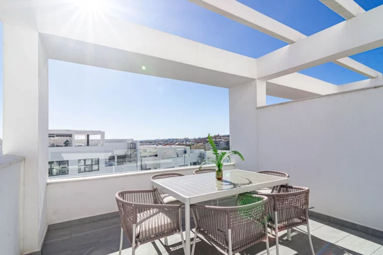 R5204629 | Penthouse in Estepona – € 525,000 – 2 beds, 2 baths