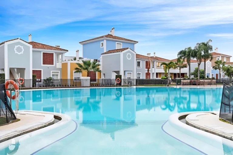 R5192116 | Ground Floor Apartment in El Paraiso – € 525,000 – 2 beds, 2 baths