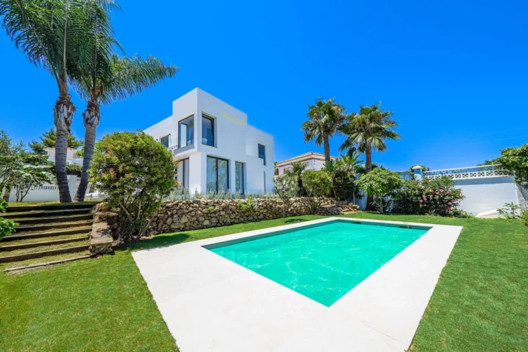 R4993903 | Detached Villa in Nueva Andalucía – € 3,150,000 – 5 beds, 6 baths