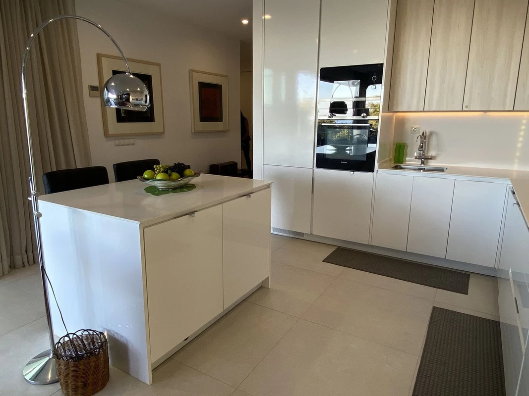 8-e64a9055bba3e77ac8aca3b893cdf826