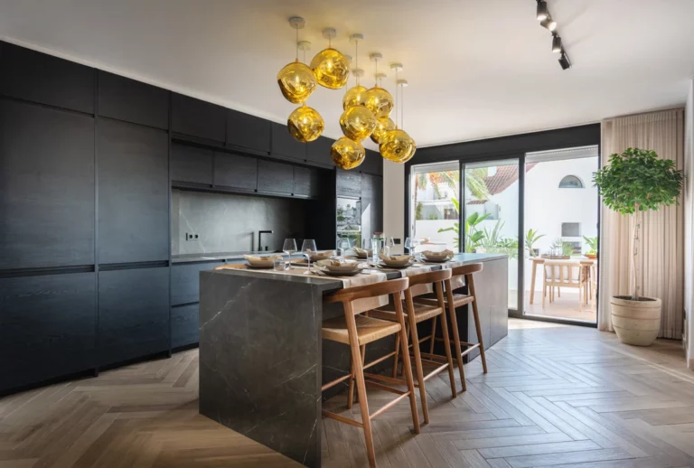 R5197129 | Middle Floor Apartment in Nueva Andalucía – € 995,000 – 3 beds, 5 baths