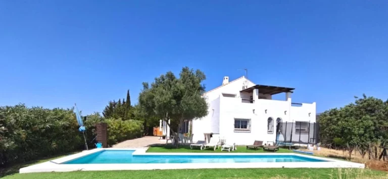 R5110627 | Detached Villa in Estepona – € 1,300,000 – 4 beds, 4 baths