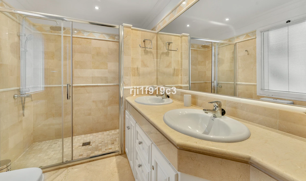 9-467d0cee5b725f3ef65f102a0c2e69c0