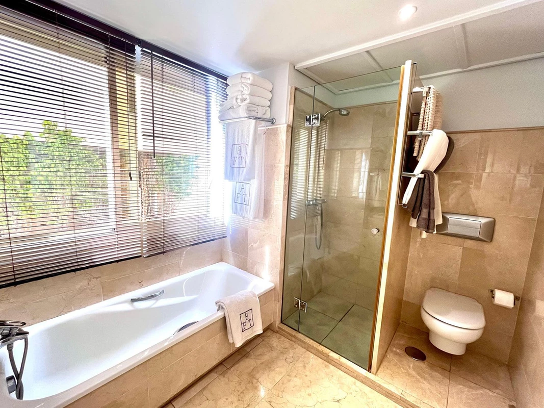 2-5bd7b9d04b45e33852eaf0ec6670150d