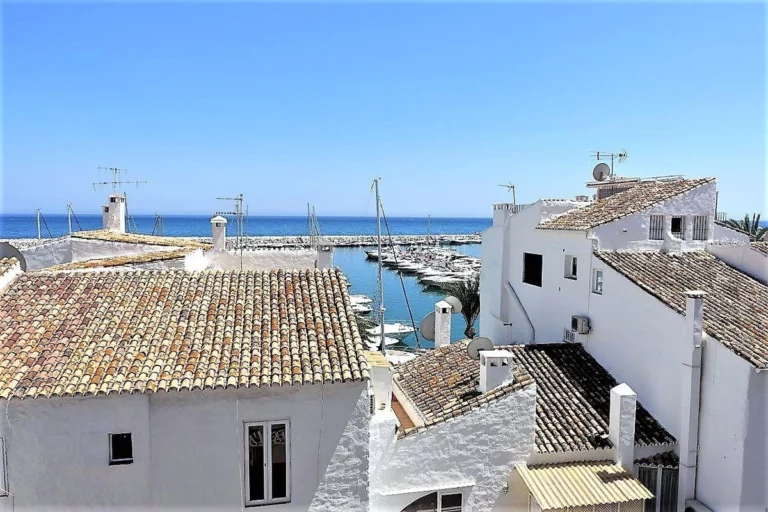 R2955539 | Middle Floor Apartment in Puerto Banús – € 505,000 – 2 beds, 2 baths