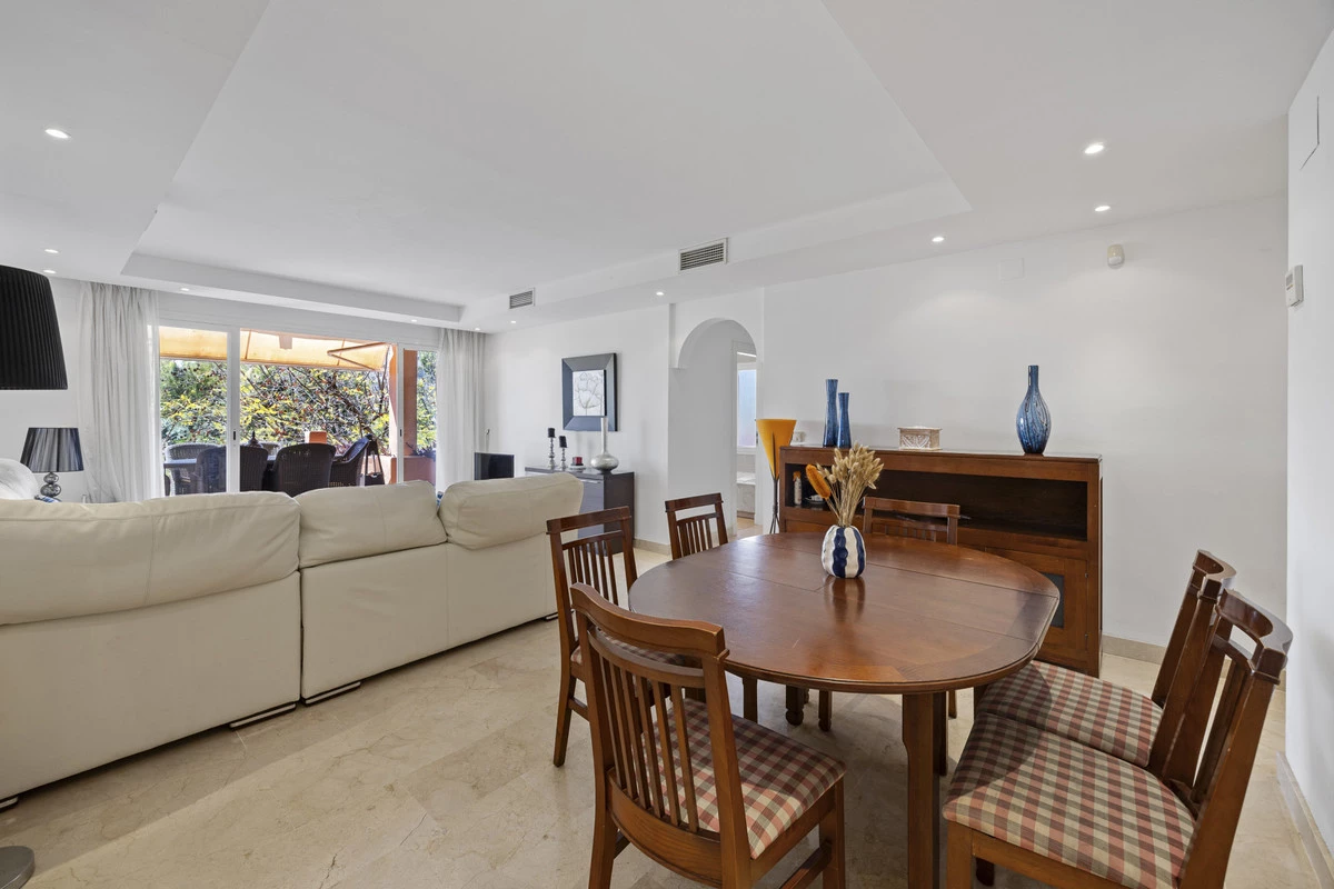 9-467d0cee5b725f3ef65f102a0c2e69c0