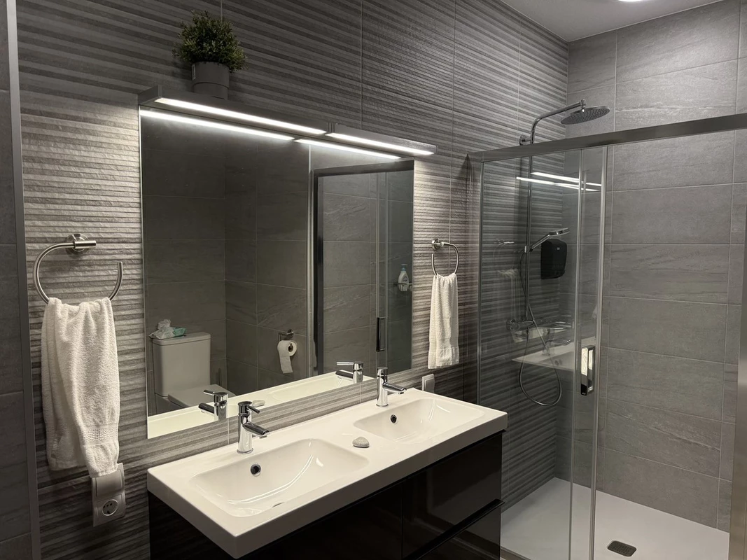 8-e64a9055bba3e77ac8aca3b893cdf826