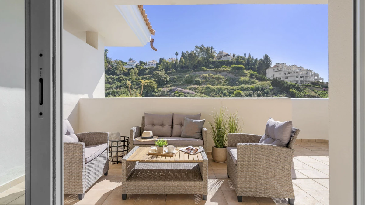 2-5bd7b9d04b45e33852eaf0ec6670150d