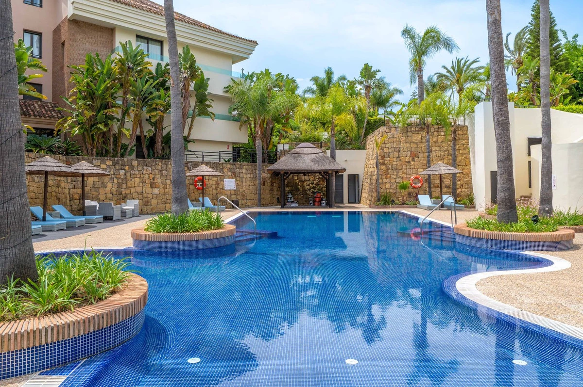 1-7980e48d732b6fc85c14b43b94d2aa54