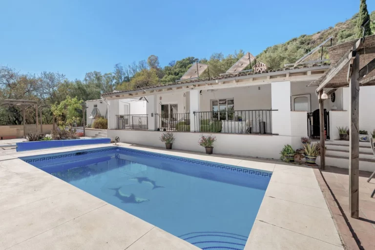 R5211544 | Finca – Cortijo in Estepona – € 550,000 – 3 beds, 2.5 baths