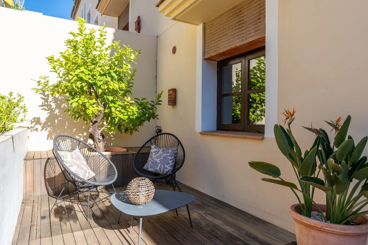 8-e64a9055bba3e77ac8aca3b893cdf826