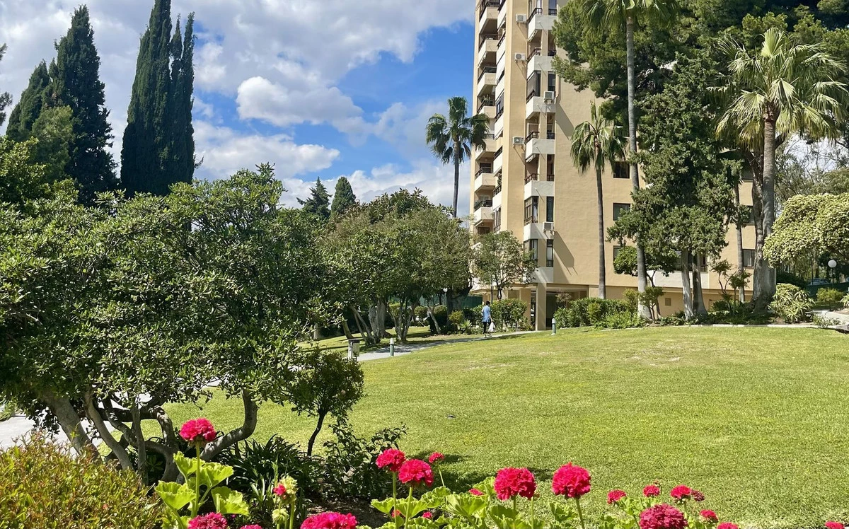 1-7980e48d732b6fc85c14b43b94d2aa54