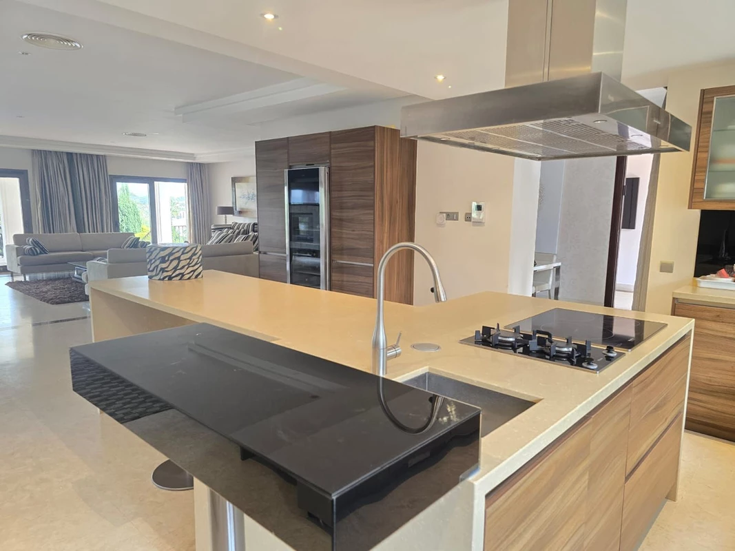 7-aa4cc561180b369757c0bb4af9886cd3