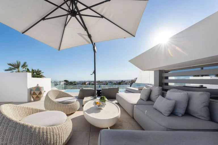 R5168548 | Semi-Detached House in Nueva Andalucía – € 4,650,000 – 4 beds, 4 baths