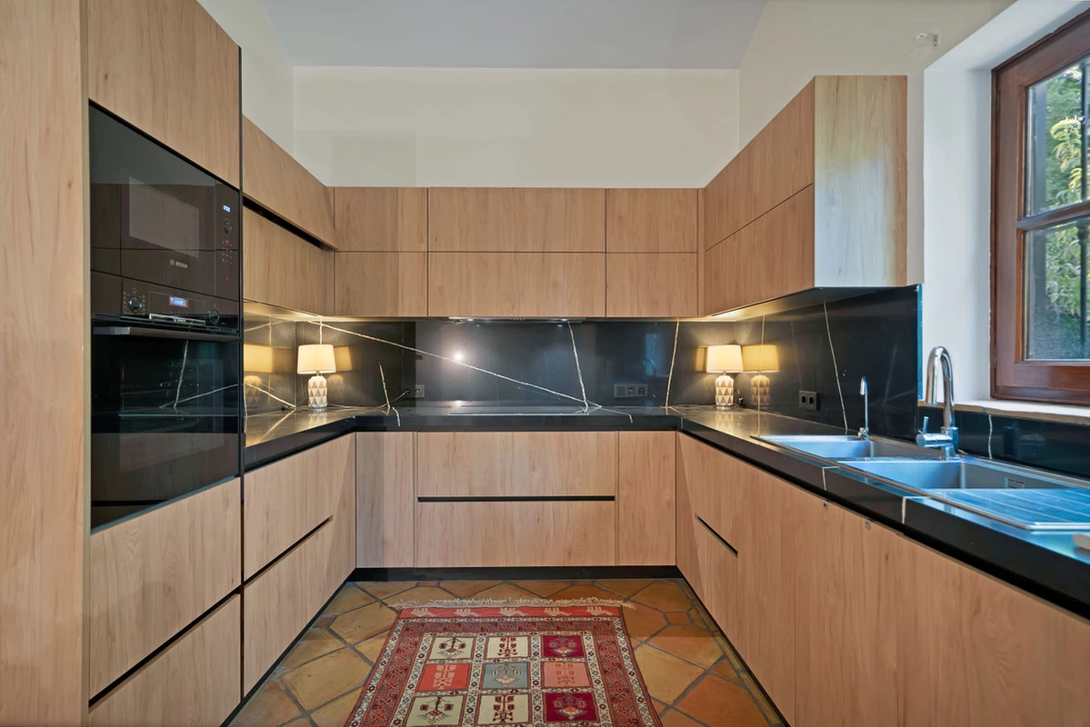 7-aa4cc561180b369757c0bb4af9886cd3