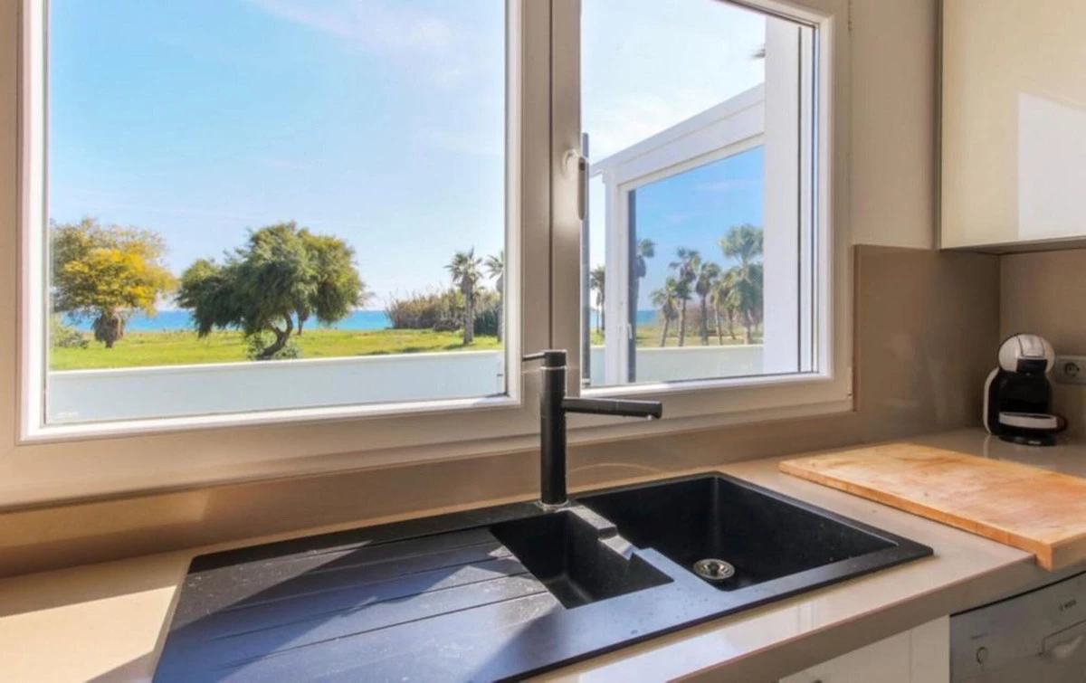 8-e64a9055bba3e77ac8aca3b893cdf826