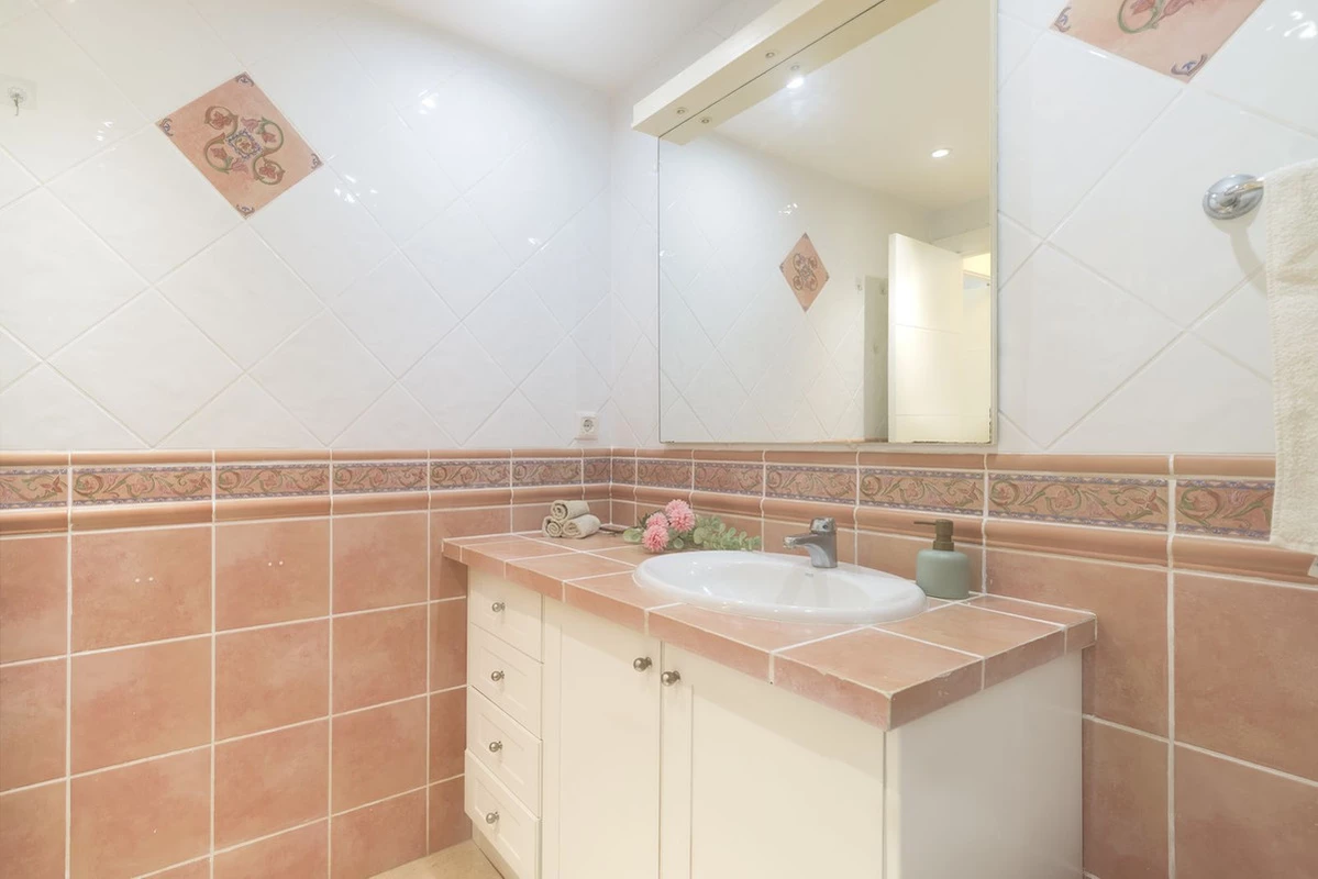 8-e64a9055bba3e77ac8aca3b893cdf826