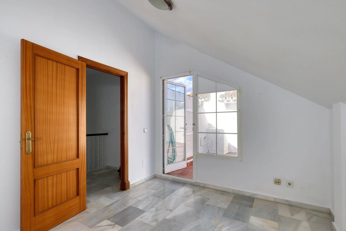 7-aa4cc561180b369757c0bb4af9886cd3