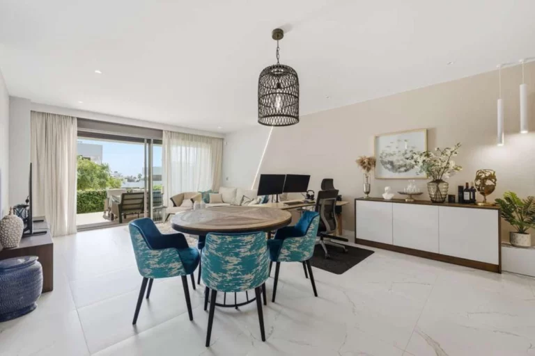 R5237818 | Ground Floor Apartment in Estepona – € 595,000 – 2 beds, 3 baths