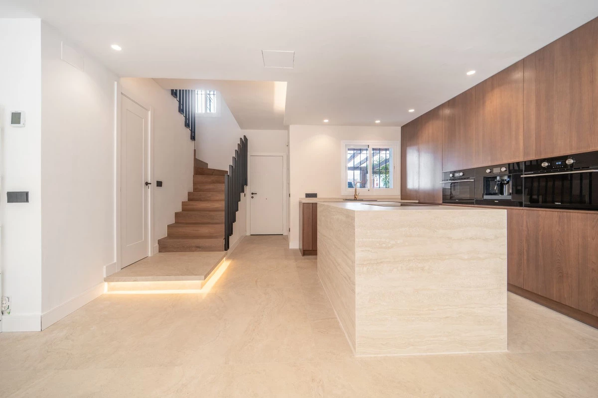 3-e898b2bb2a2fdfd06d2c39894dce8316