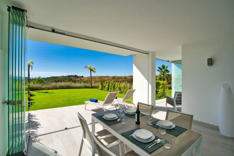 R4982683 | Ground Floor Apartment in Estepona – € 559,000 – 2 beds, 2 baths