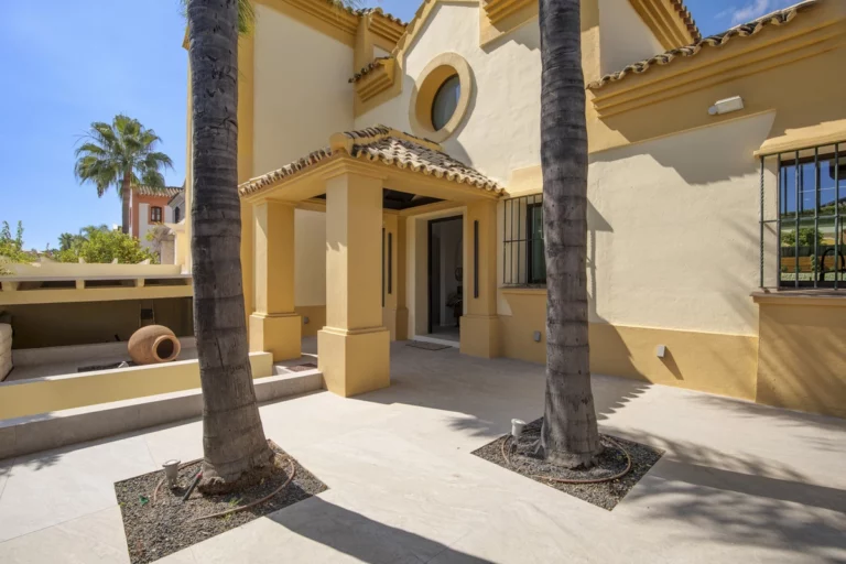 R5182648 | Detached Villa in Guadalmina Alta – € 1,950,000 – 5 beds, 4.5 baths