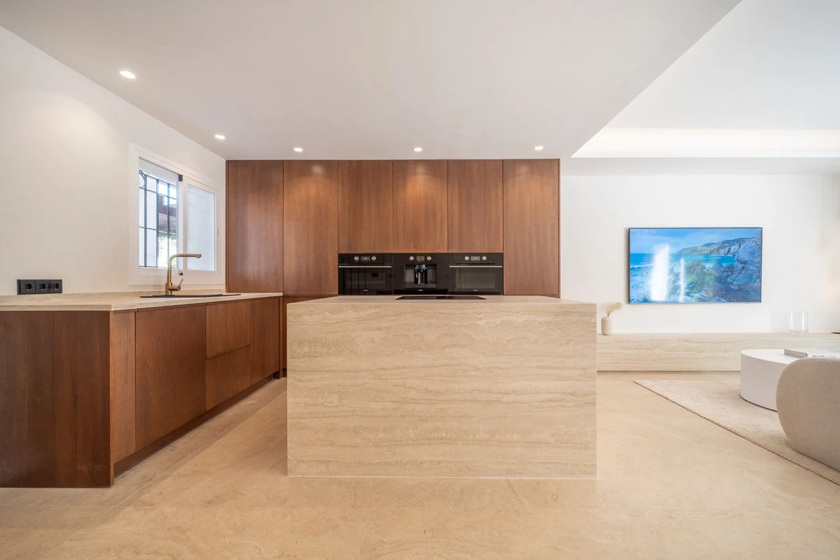 2-5bd7b9d04b45e33852eaf0ec6670150d