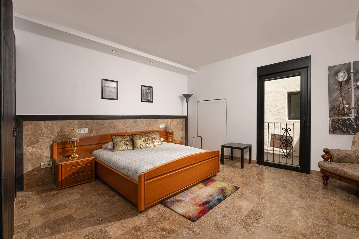 9-467d0cee5b725f3ef65f102a0c2e69c0